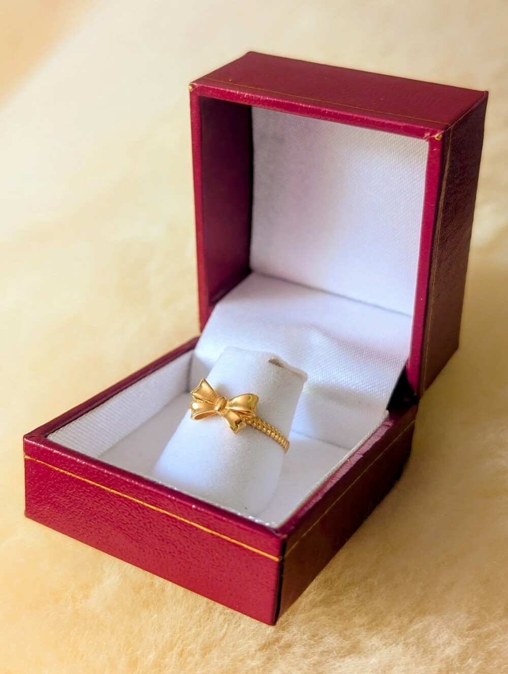 Real 18K Saudi Gold Ribbon Ring Sz 6